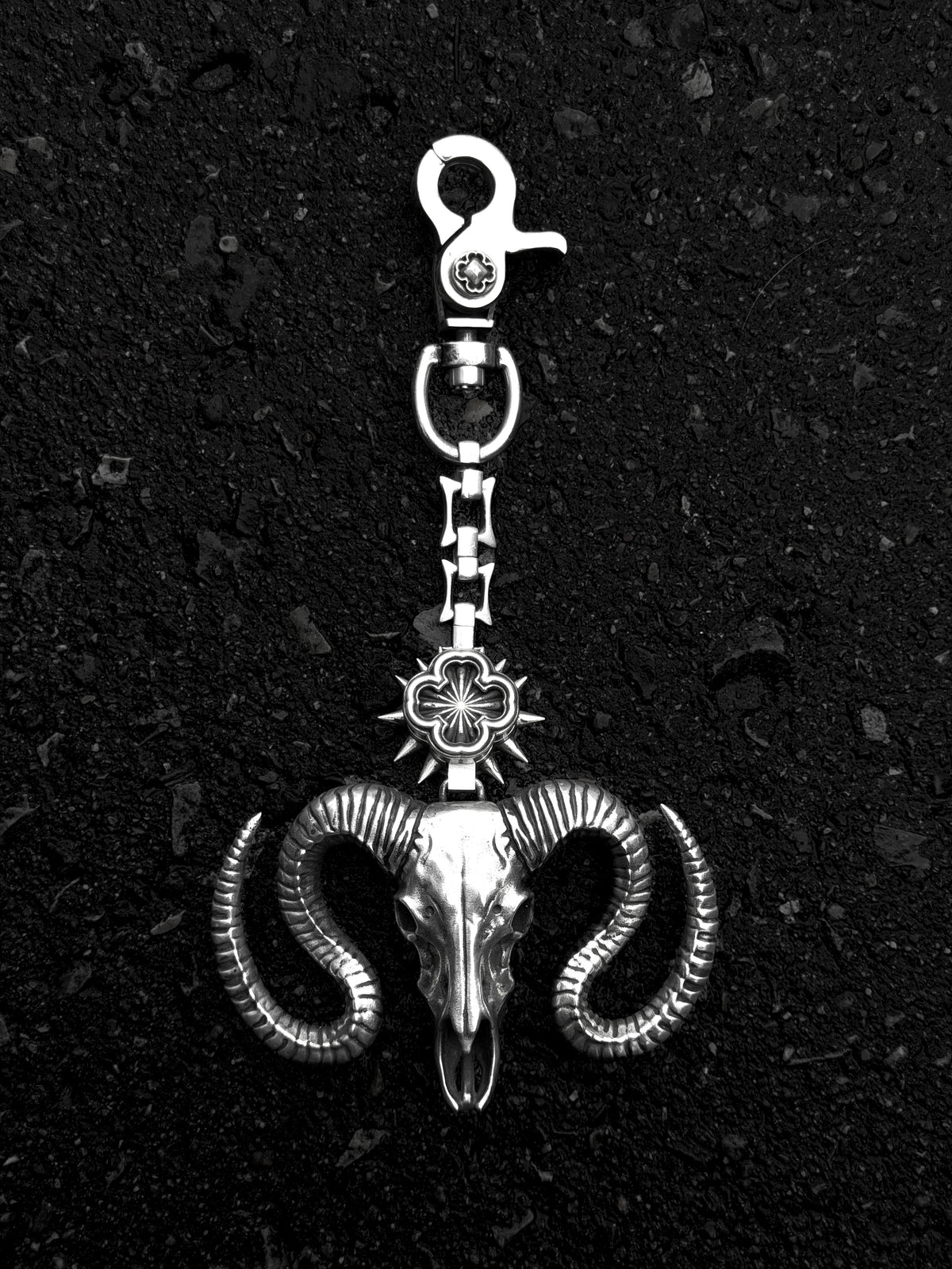 RAMSKULL KEYCHAIN - 925 SILVER