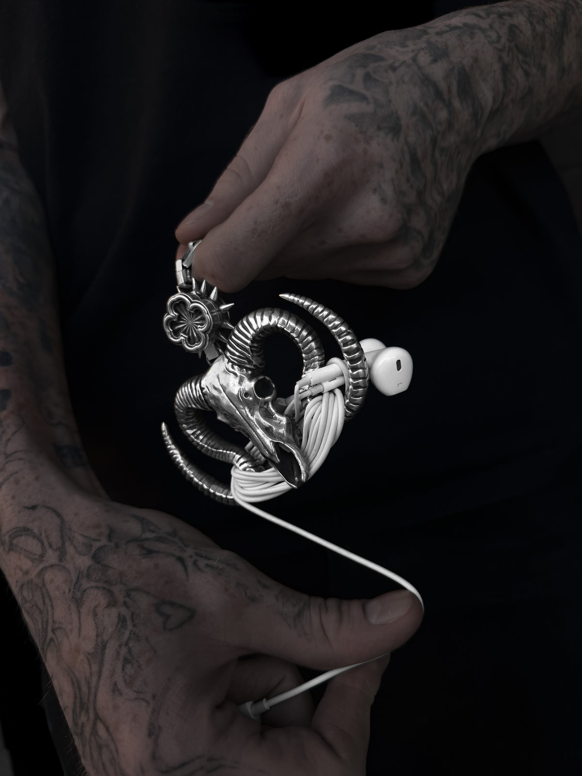 RAMSKULL KEYCHAIN - 925 SILVER