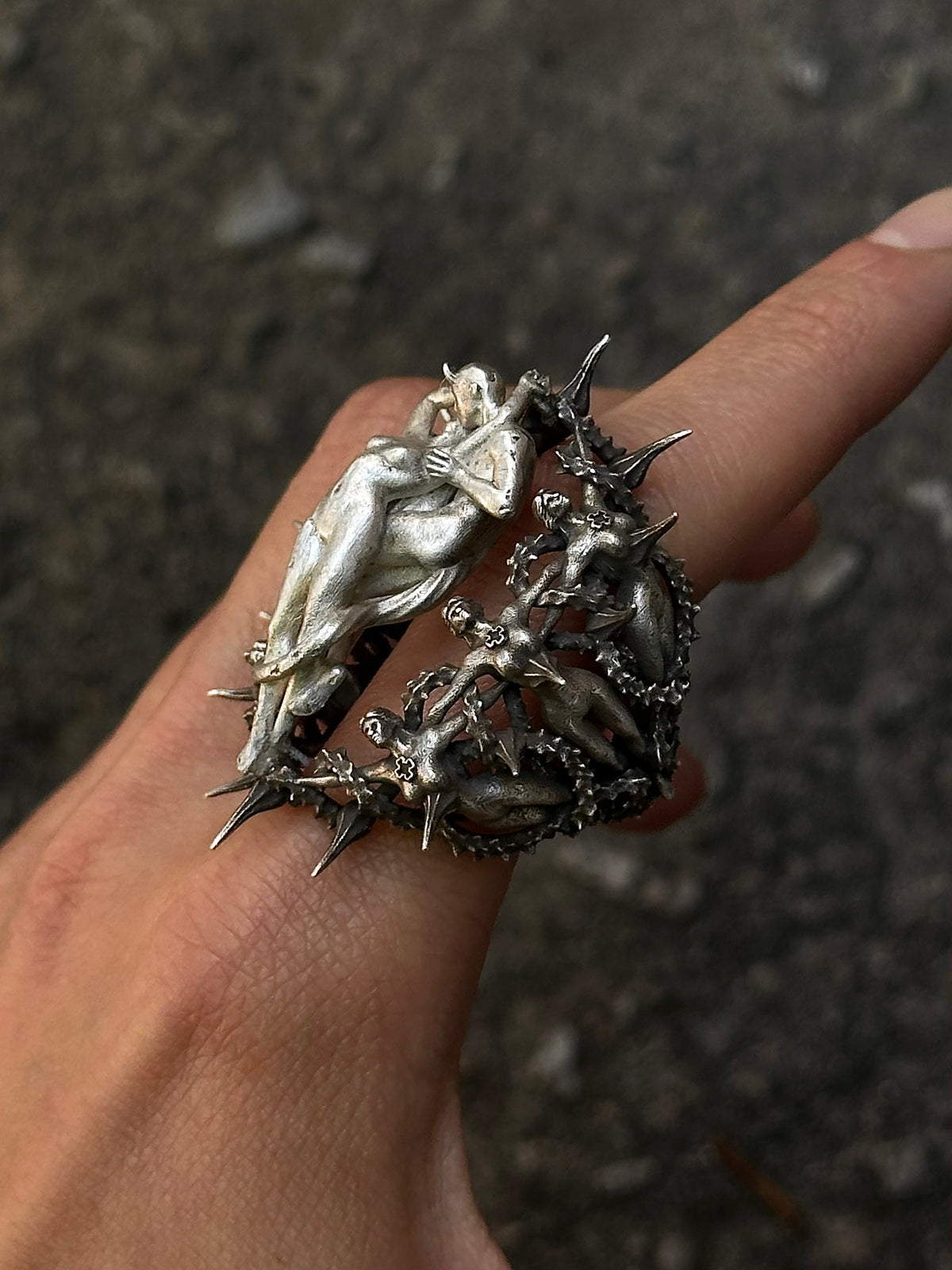 Devil K1ss Ring – Project Comte
