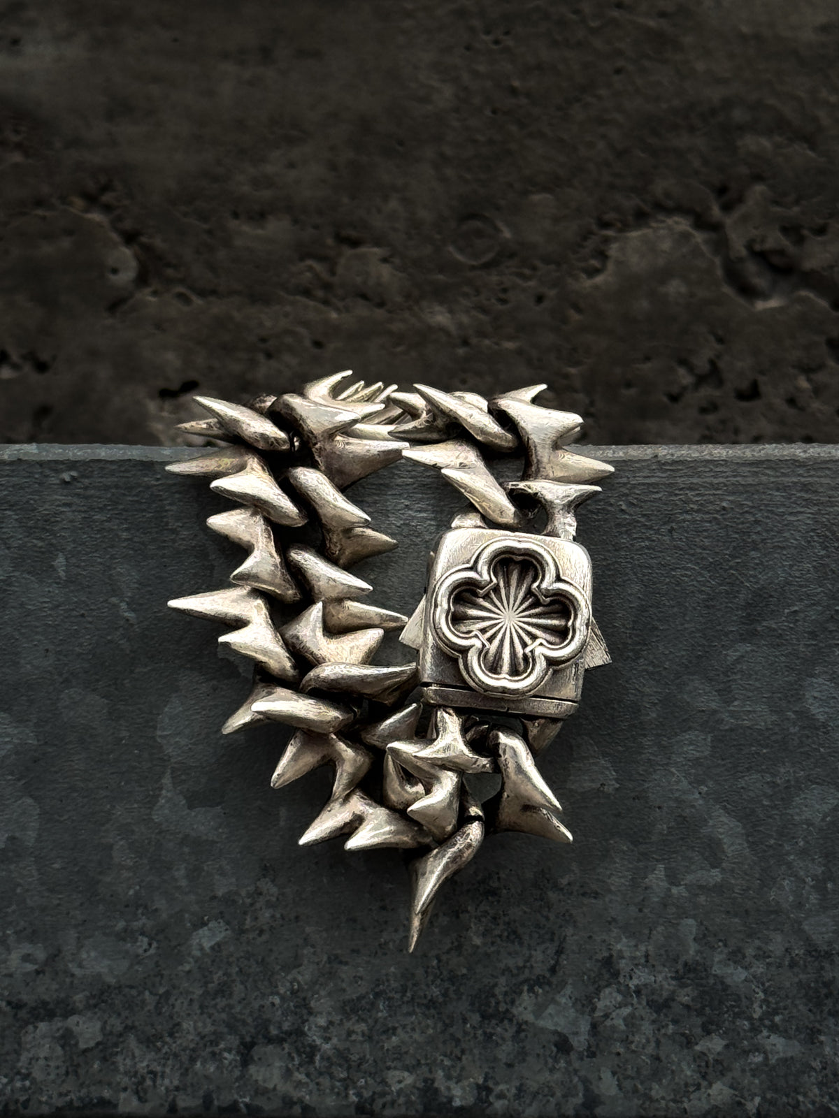 Dragon Spine Bracelet v2 – Project Comte