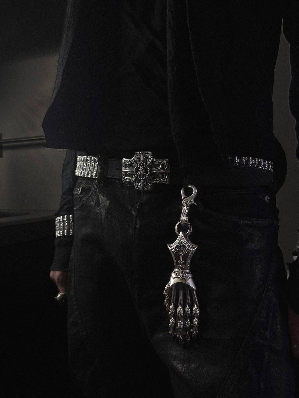 MAGAZINE BELT