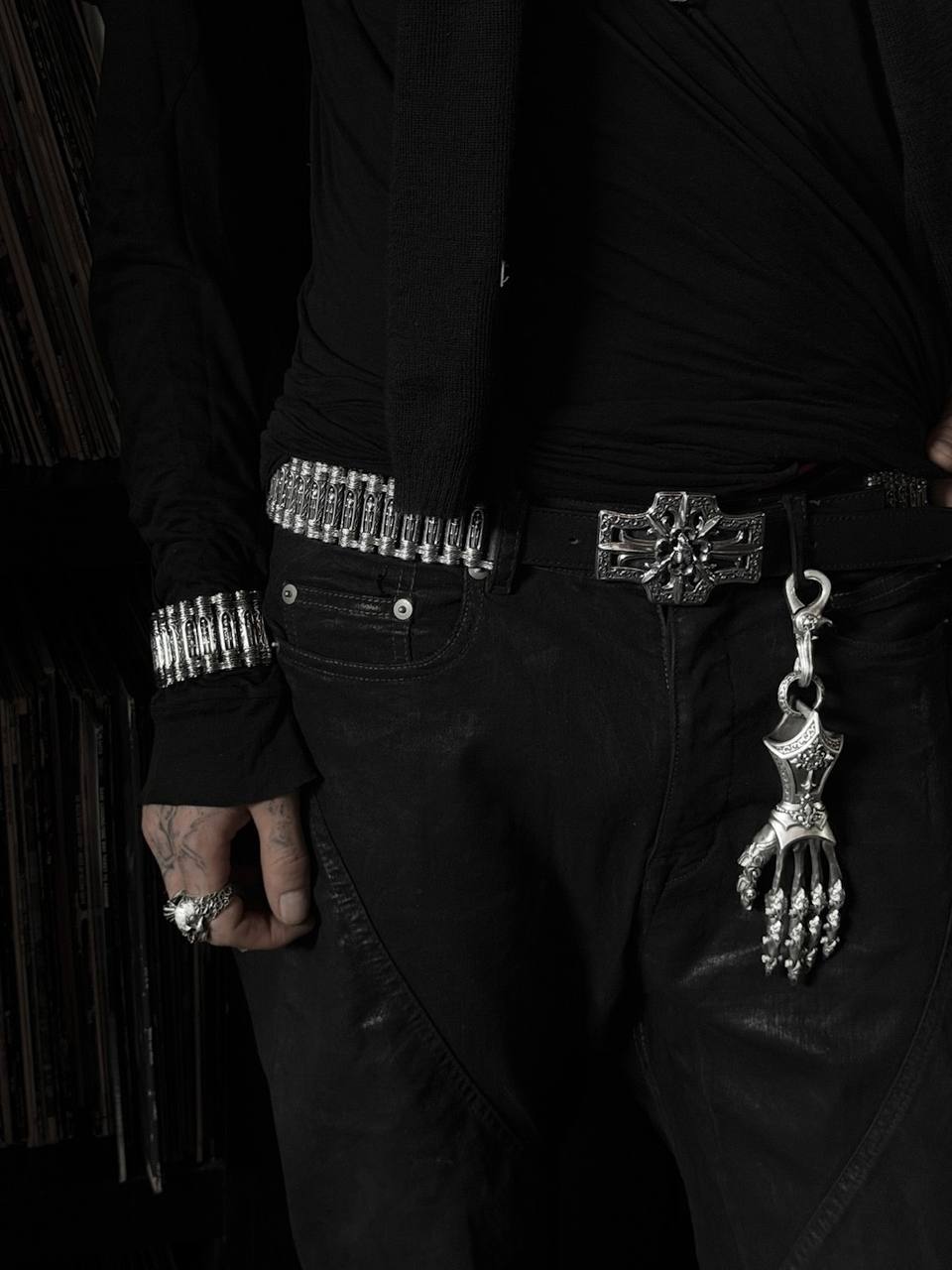 MAGAZINE BELT