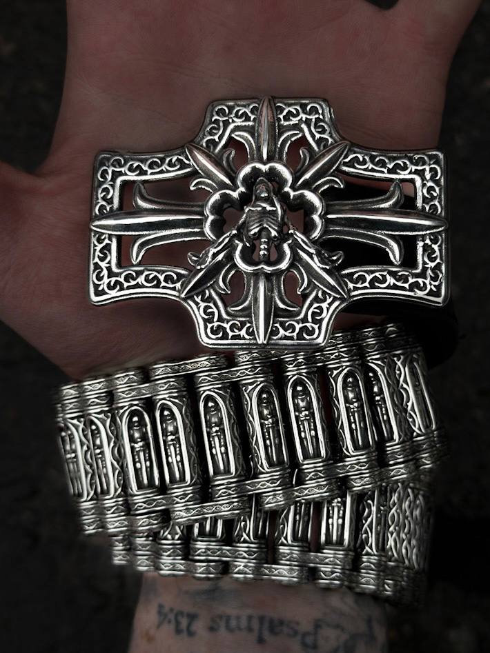 MAGAZINE BELT