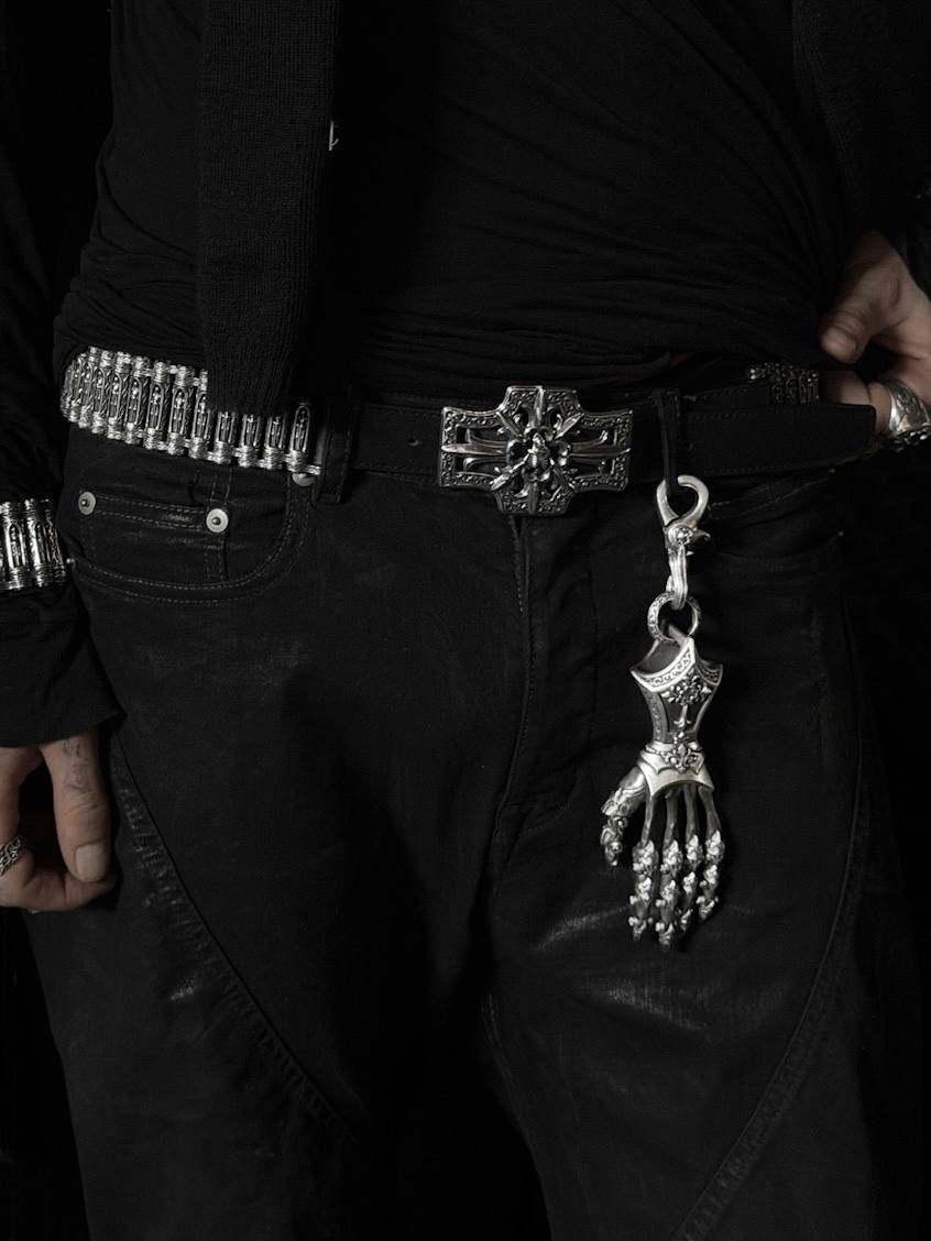 KNIGHTS GLOVE KEYCHAIN