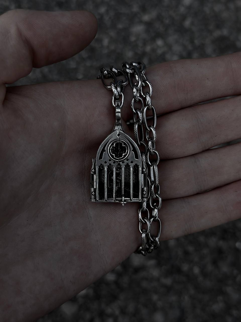 TAROT CARD PENDANT