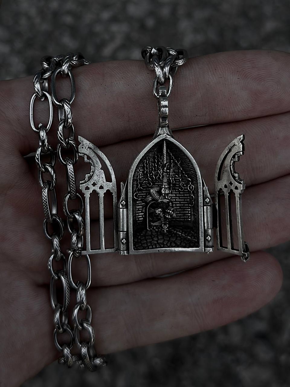 TAROT CARD PENDANT