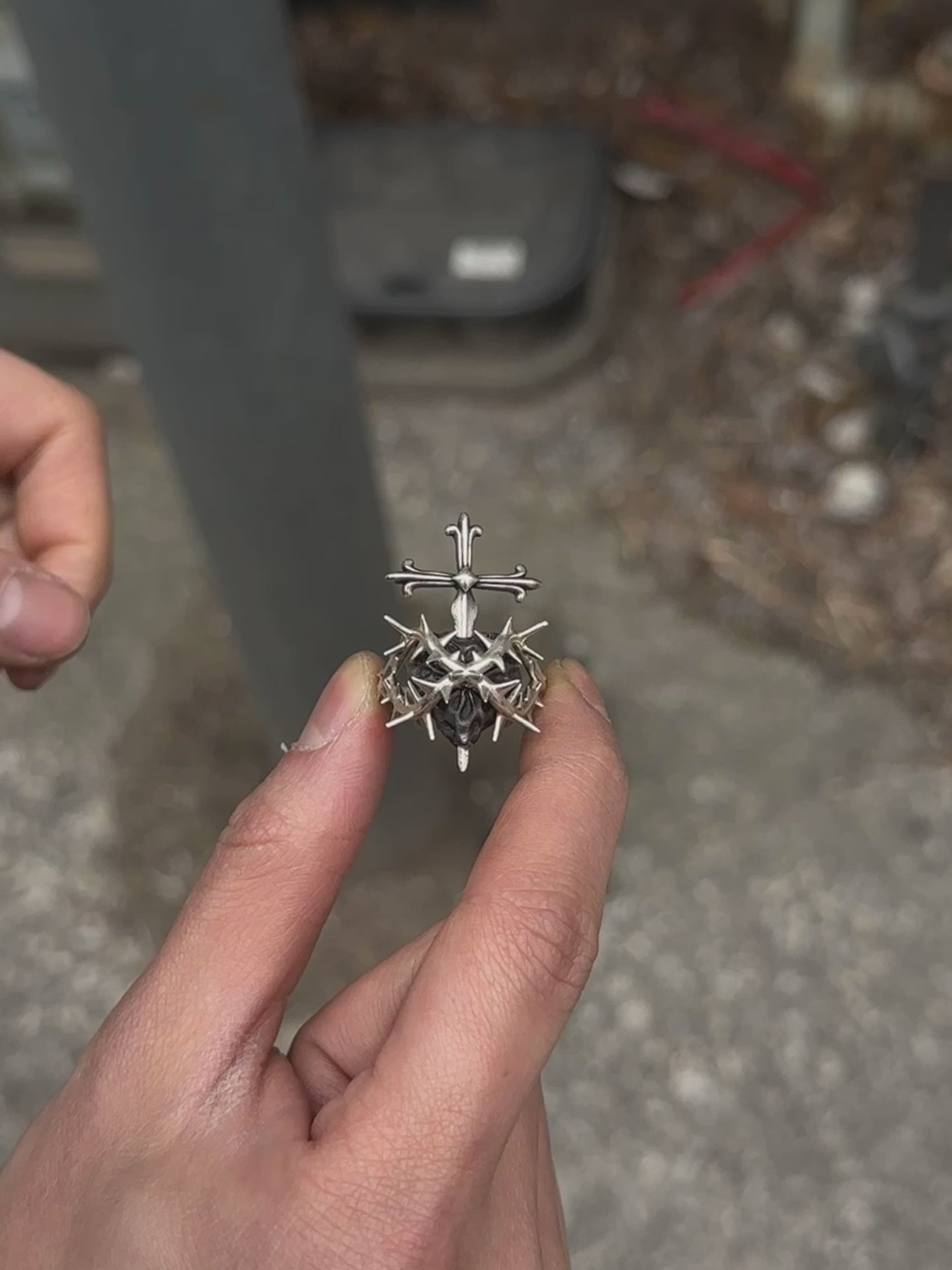 Cross & Heart Ring – Project Comte