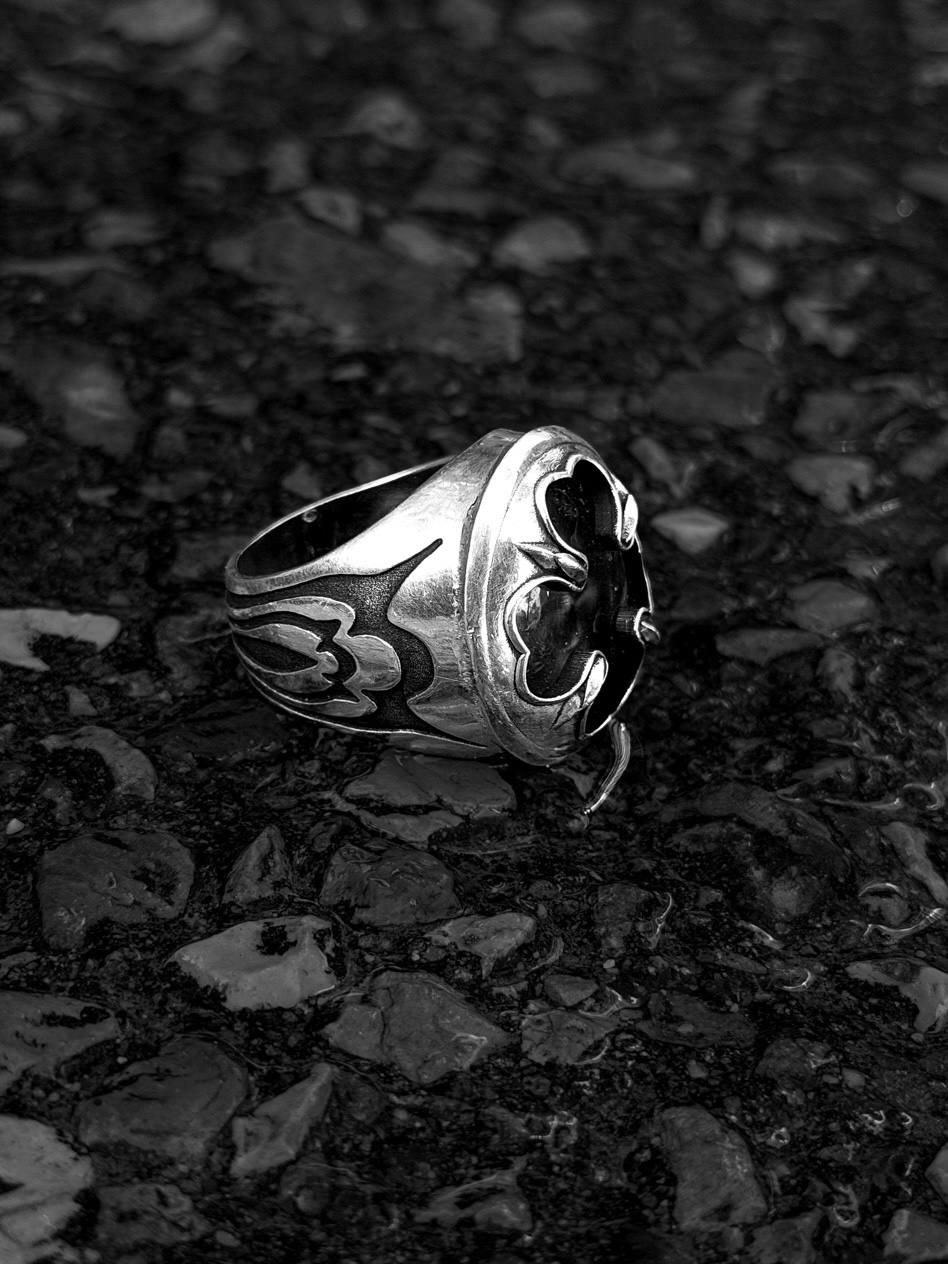CRYSTAL SKULL RING