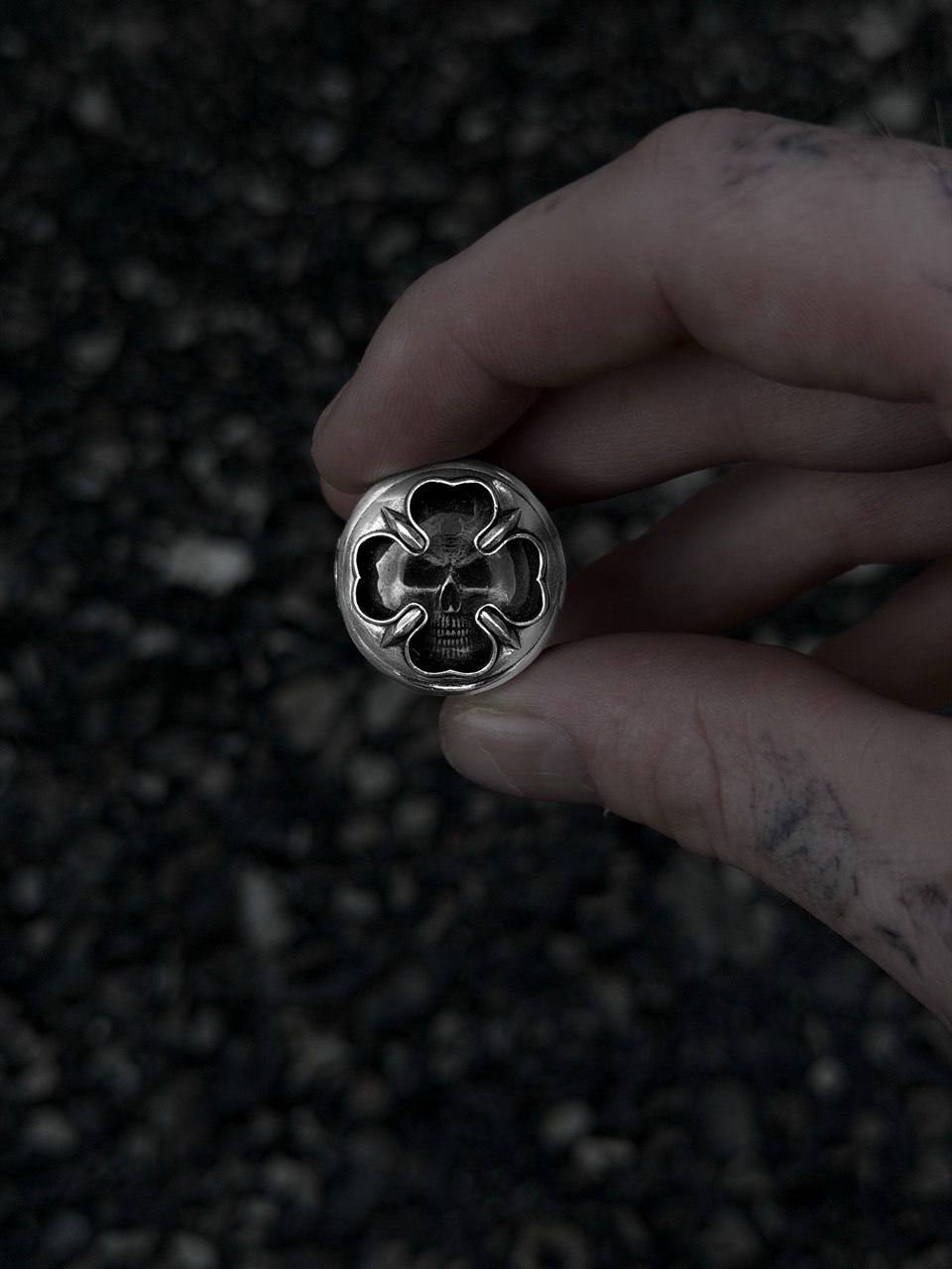 CRYSTAL SKULL RING