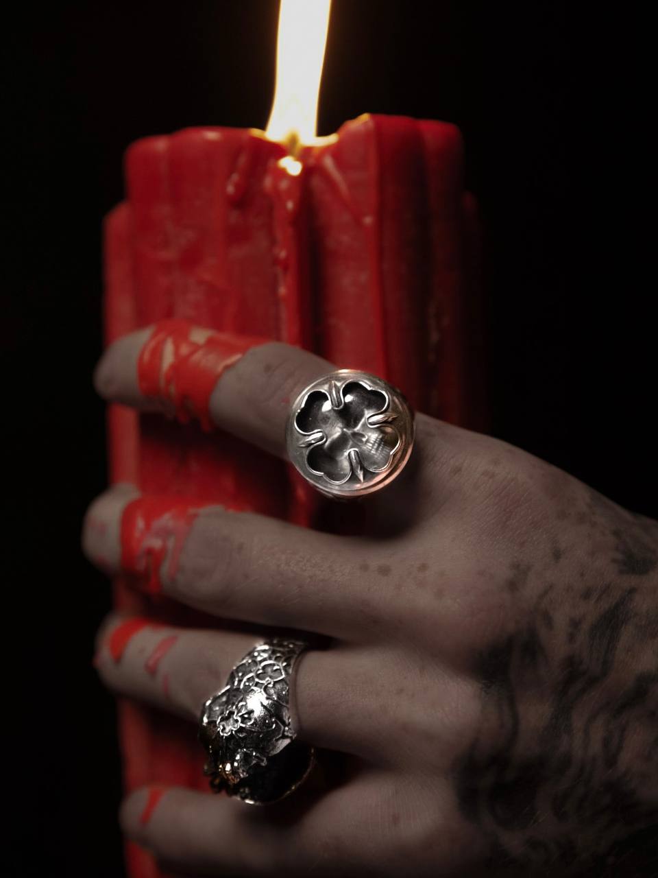 CRYSTAL SKULL RING