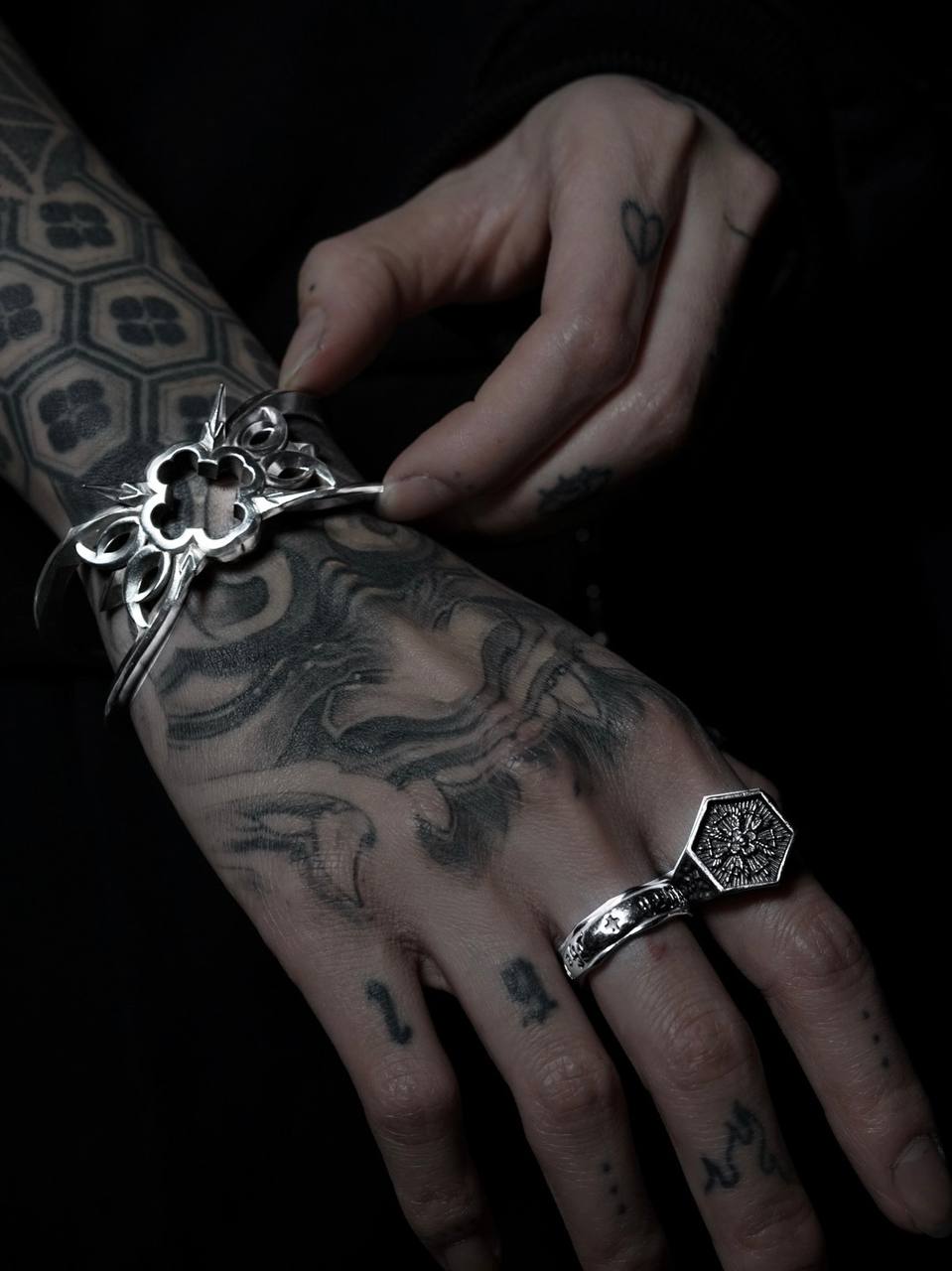 SHACKLES BRACELET