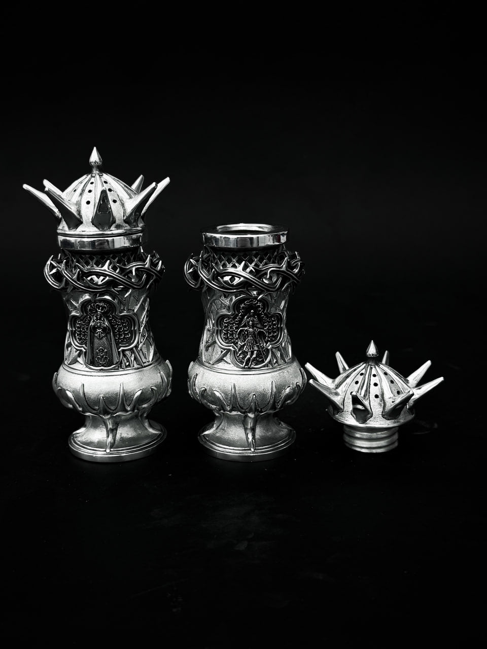INSIGNIA SHAKERS
